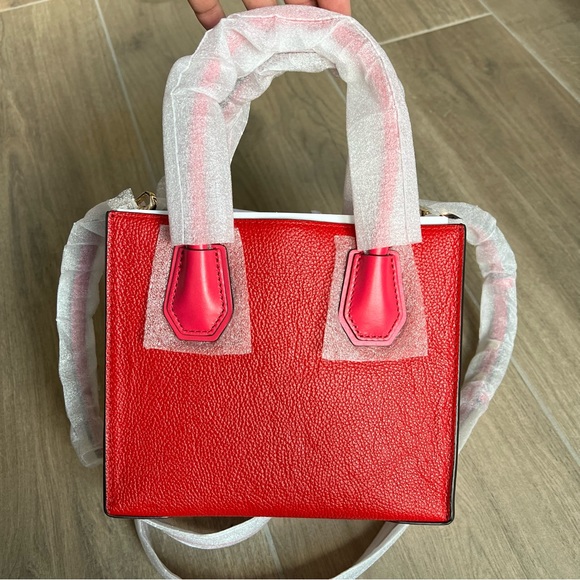 Michael Kors Mercer Medium Messenger Bag - Picture 3 of 8